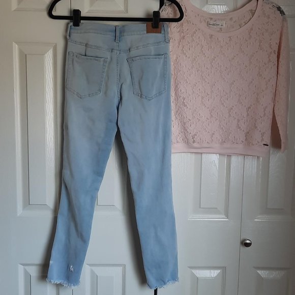 Aeropostale Frayed Hem Distressed High Waist Light Denim Ankle Jegging Size 6 - Picture 2 of 6